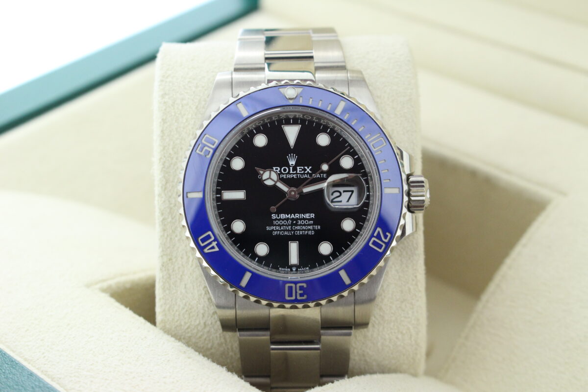 Rolex Submariner Date Blueberry 126619LB turned