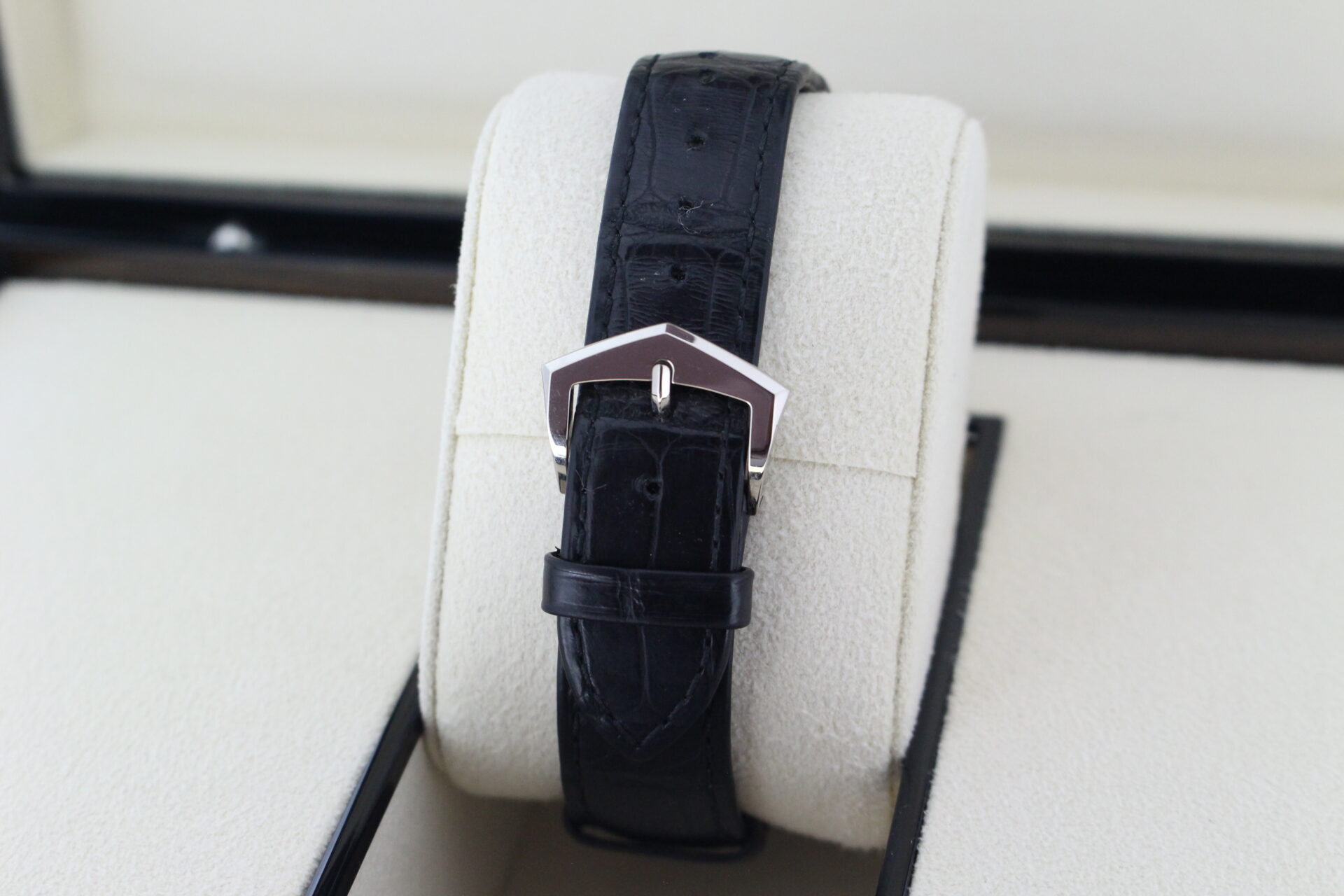 Patek Philippe Calatrava 6119G-001 clasp
