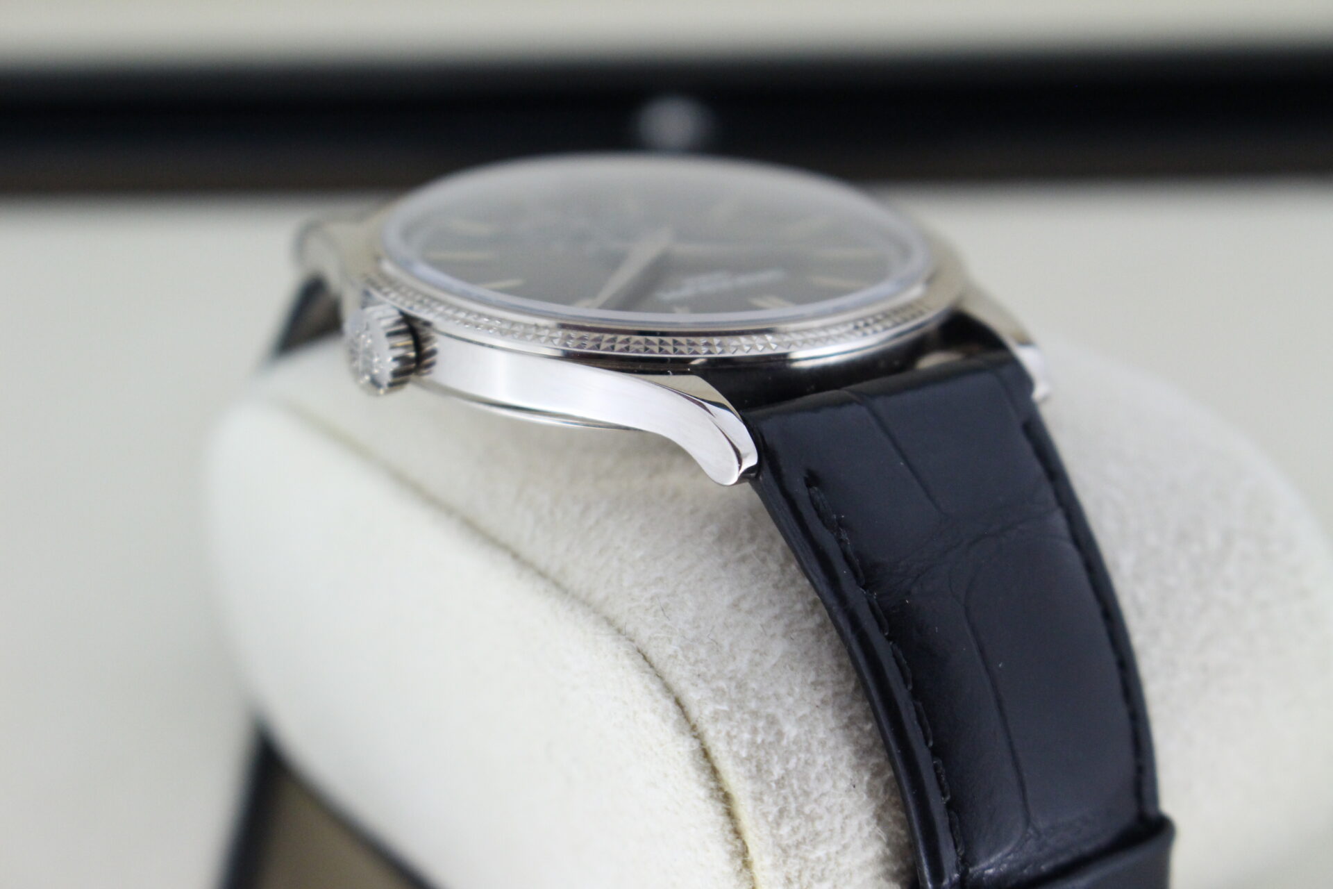 Patek Philippe Calatrava 6119G-001 angle of crown