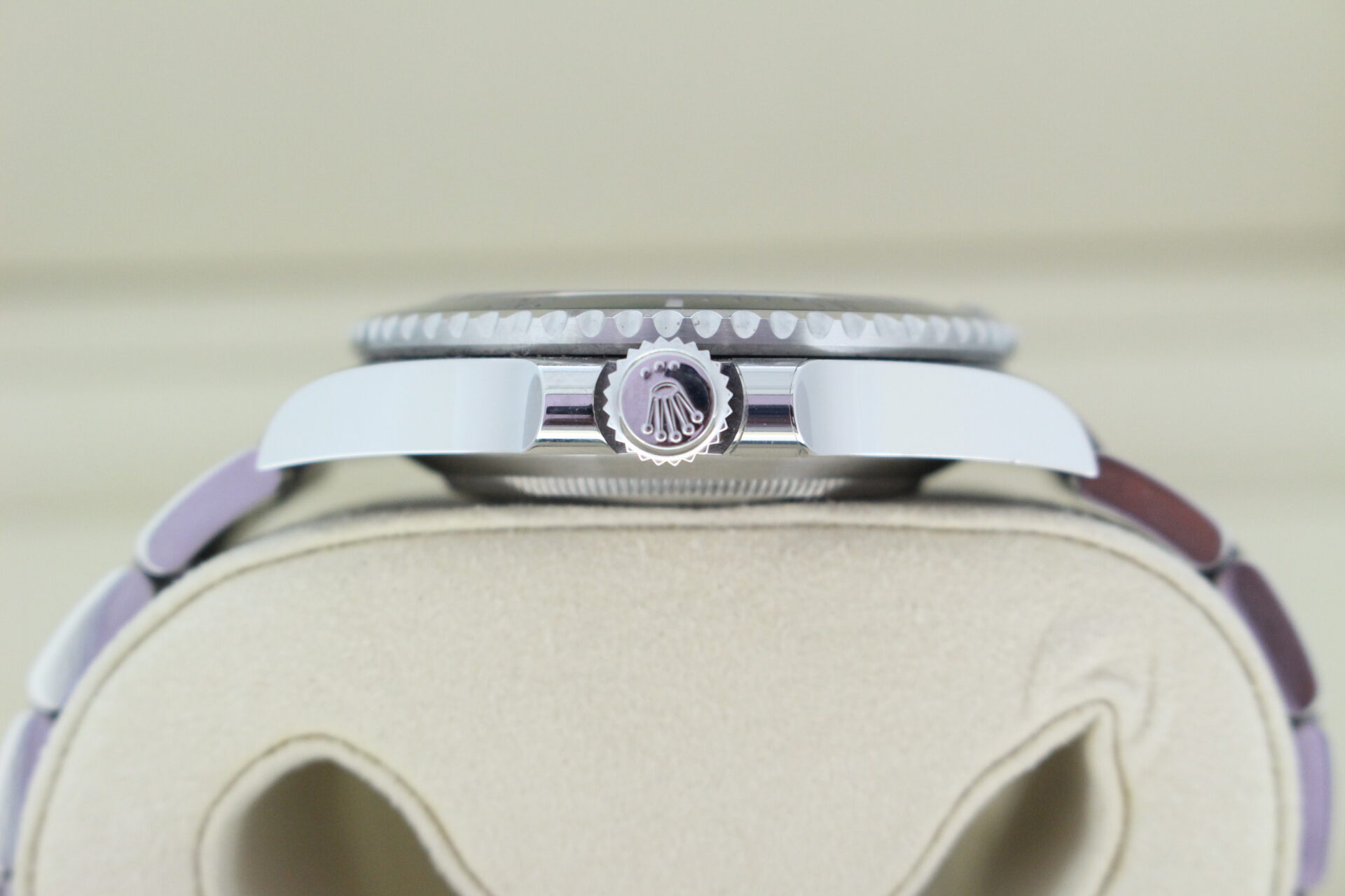 Rolex Submariner No Date 124060 crown