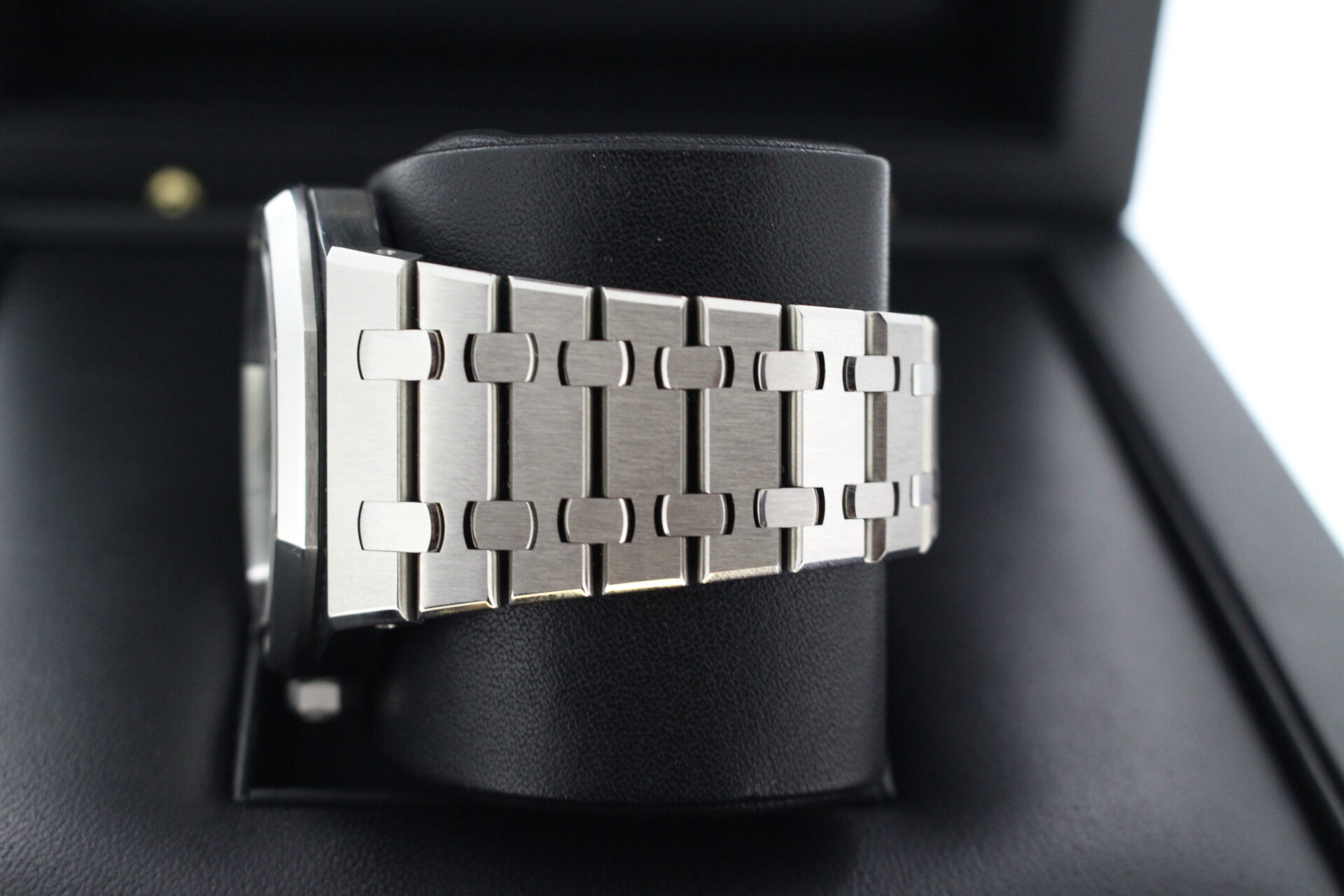 Audemars Piguet Royal Oak 15400ST bracelet