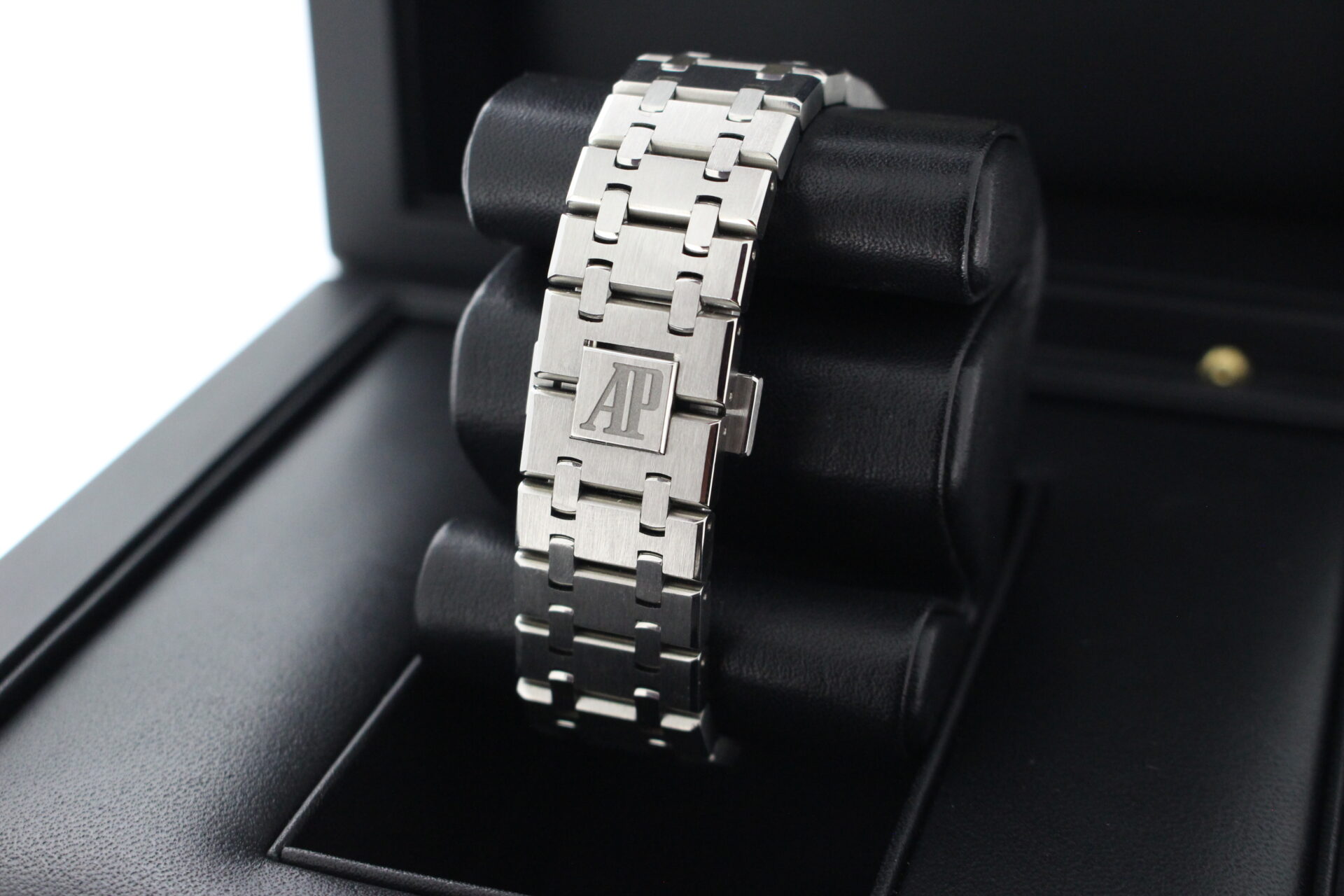 Audemars Piguet Royal Oak 15400ST clasp