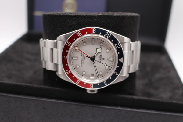 Tudor GMT pepsi on its side