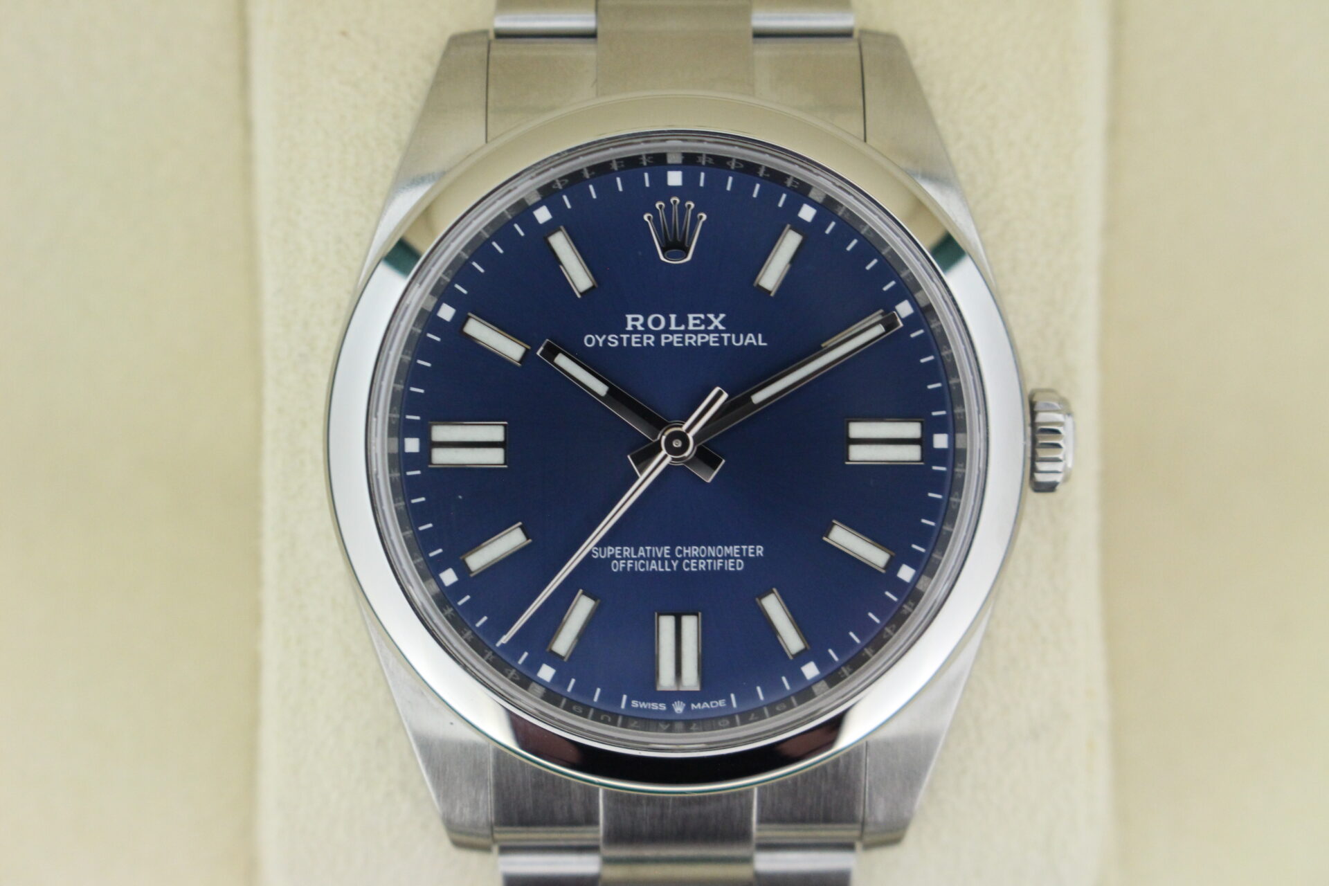 Rolex Oyster Perpetual 41 124300 watch face