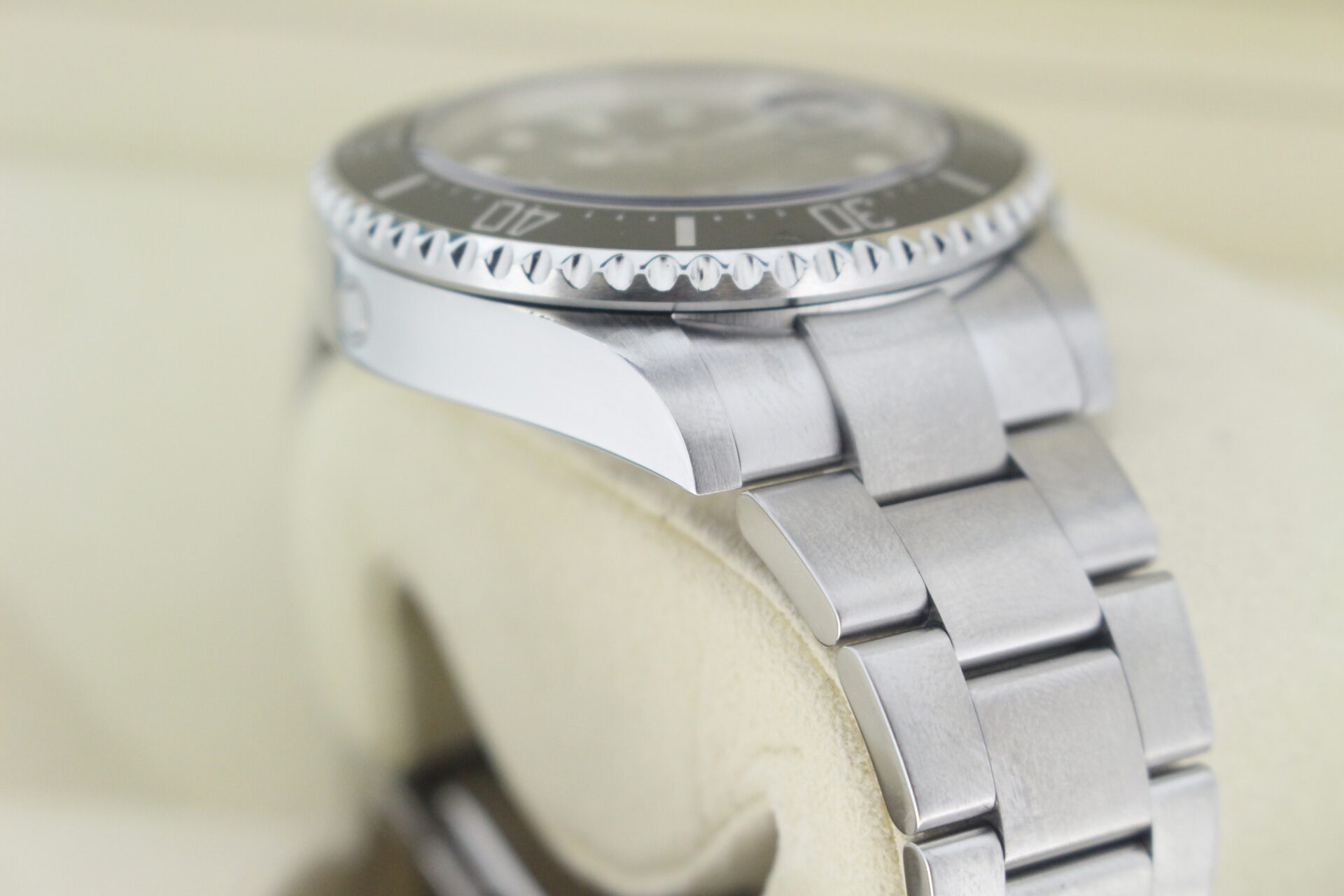 Rolex Sea-Dweller 50 Anniversary 126600 shoulder