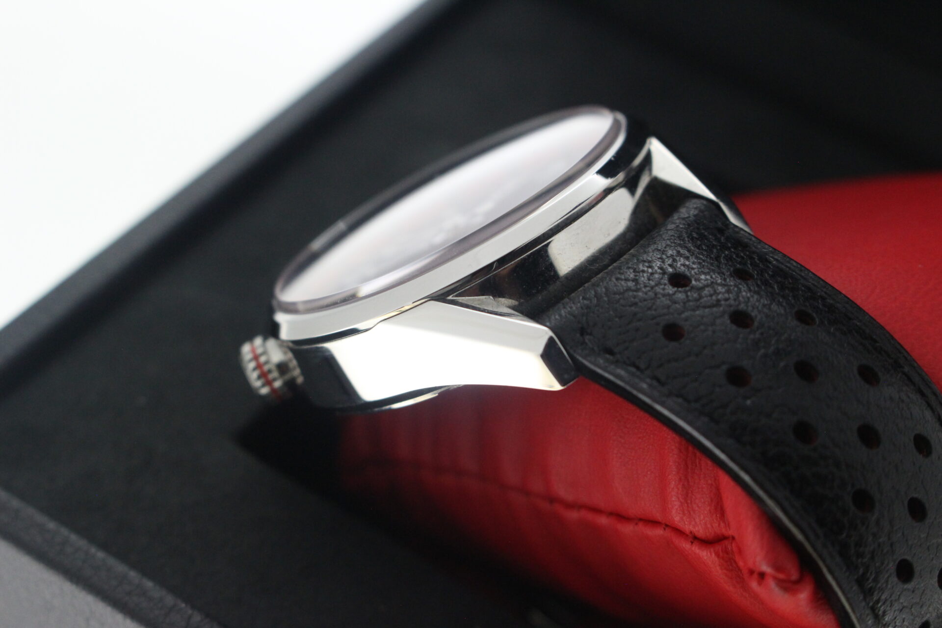 Tag Heuer Carrera Muhammed Ali shoulder
