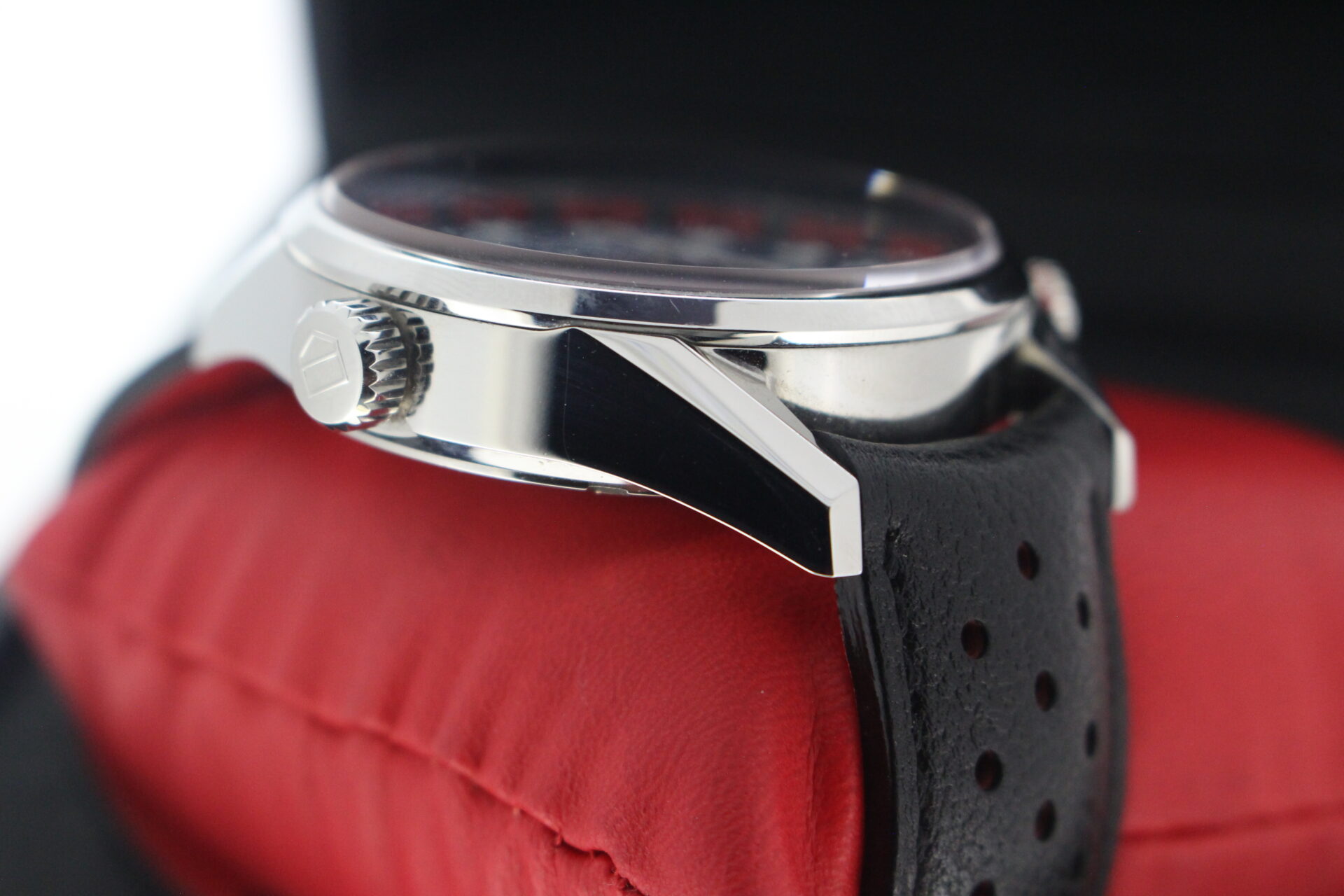 Tag Heuer Carrera Muhammed Ali shoulder