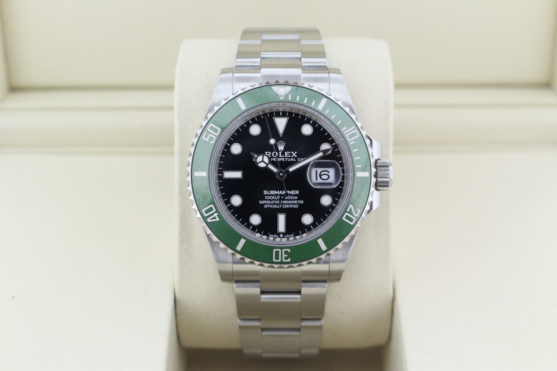 straight on picture of a rolex submariner starbucks