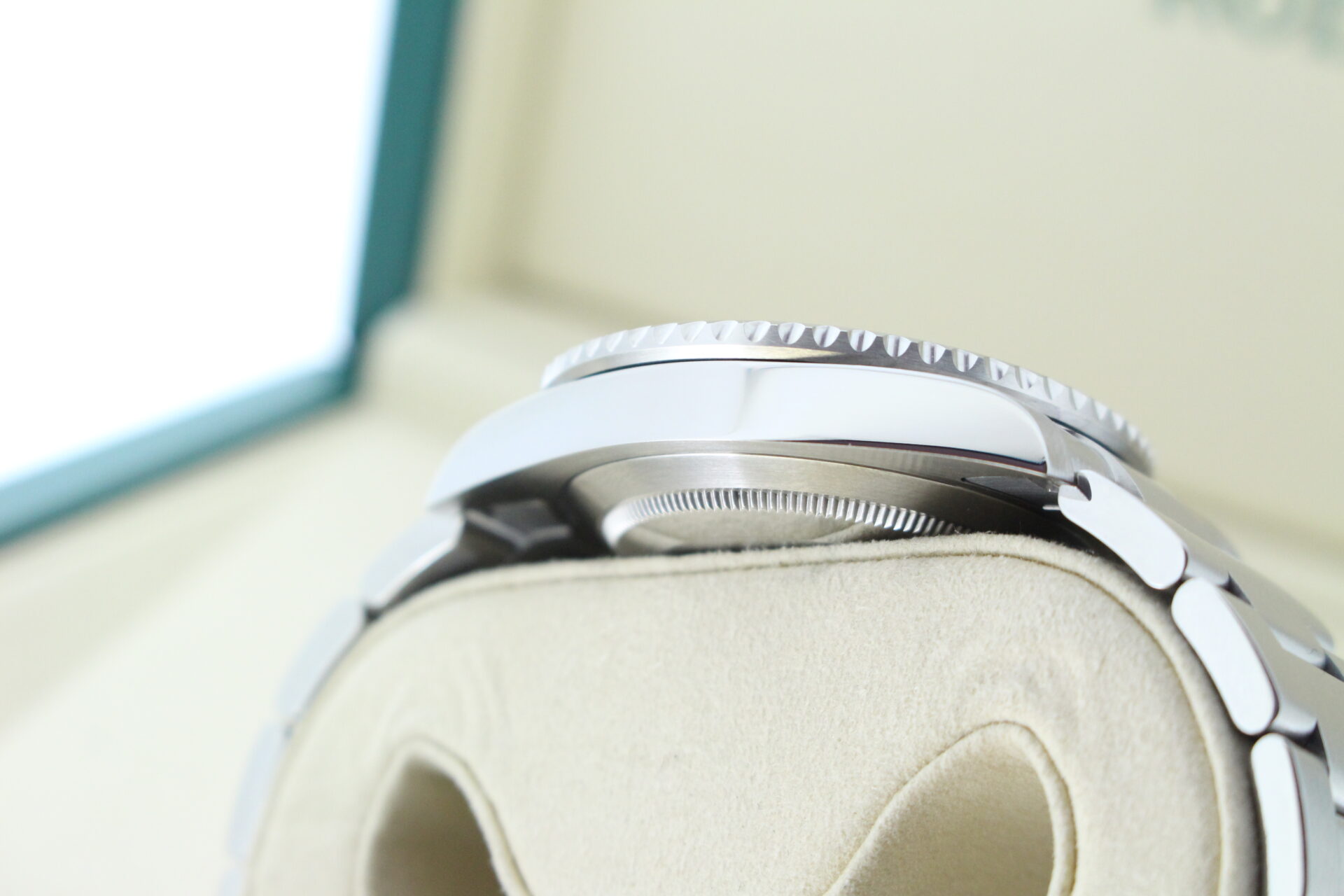 Rolex submariner case side