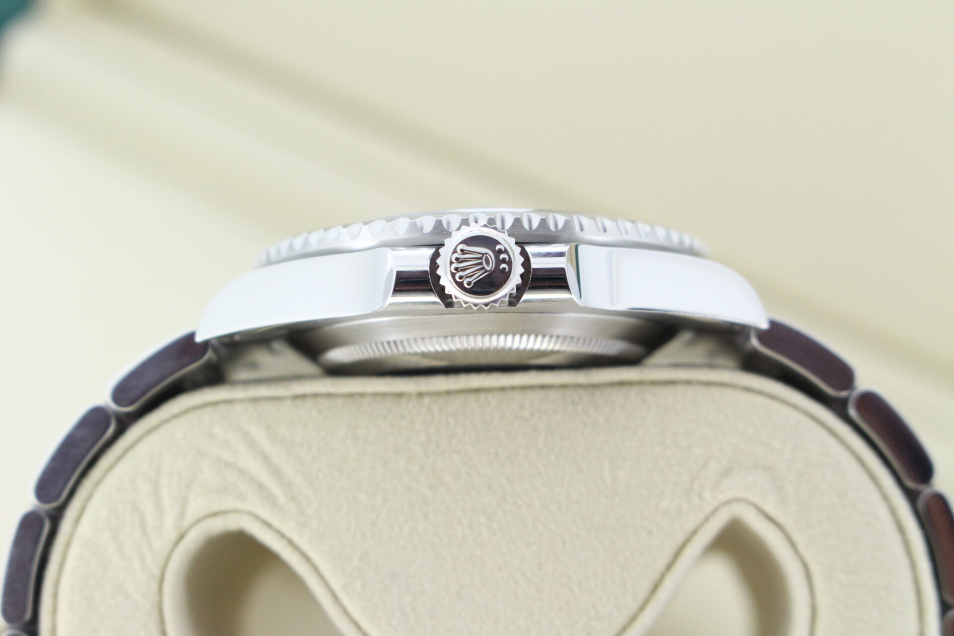 Rolex crown and case side