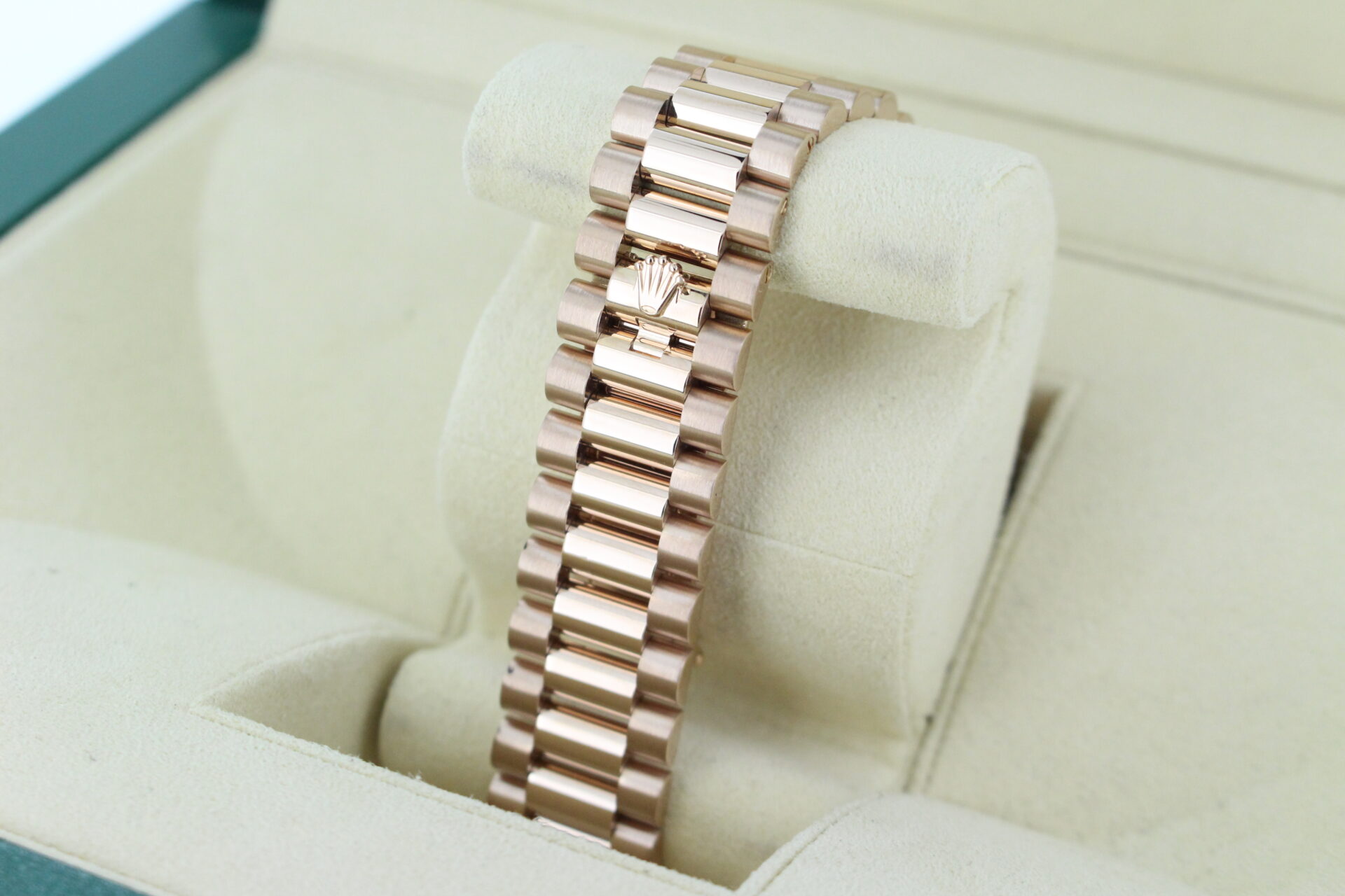 Rolex Day-Date 40 Rose Gold Olive 228235 clasp
