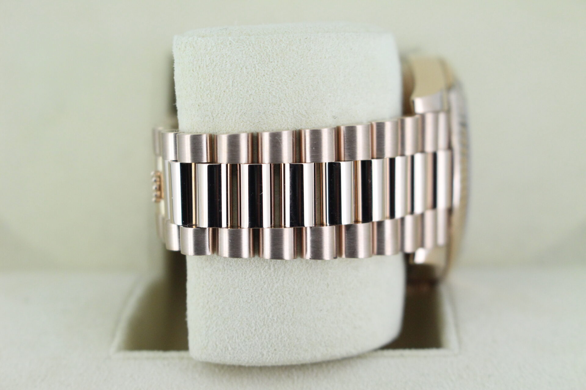 Rolex Day-Date 40 Rose Gold Olive 228235 Presidential bracelet
