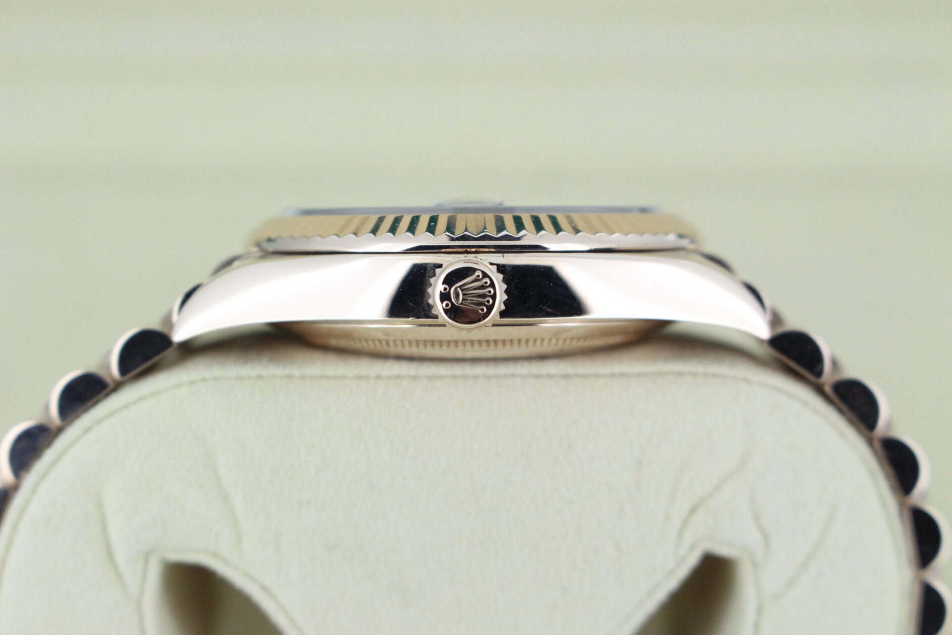 Rolex Day-Date 40 Rose Gold Olive 228235 crown