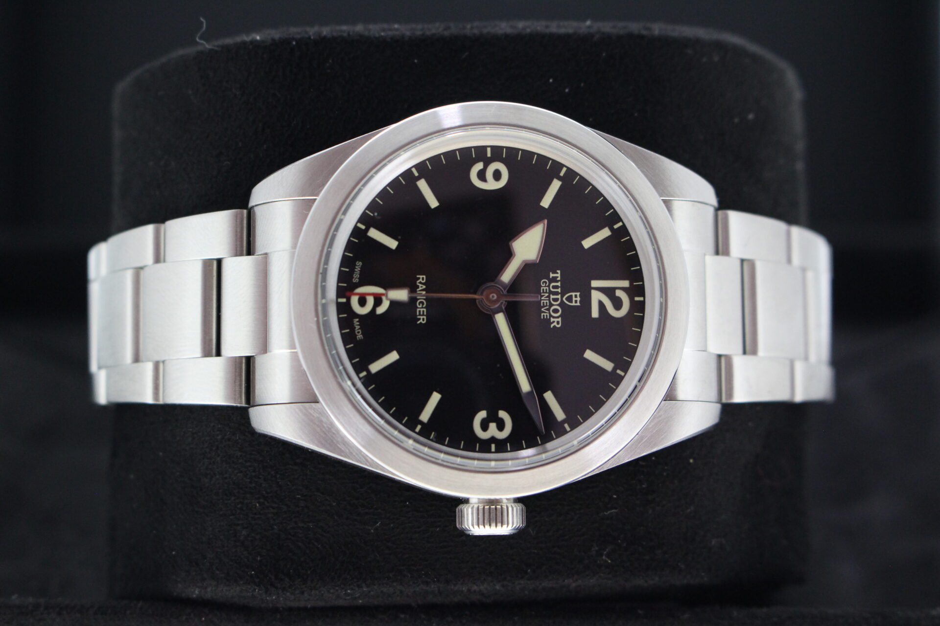 Tudor Ranger 79950 on it's side