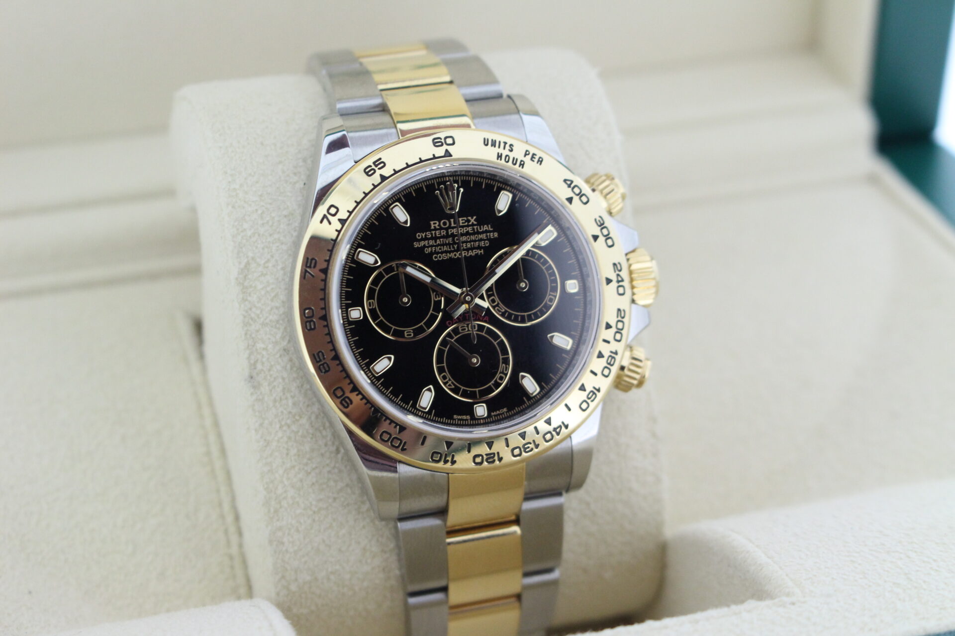 Rolex Daytona Black 116503 facing towards the right to show the left angle