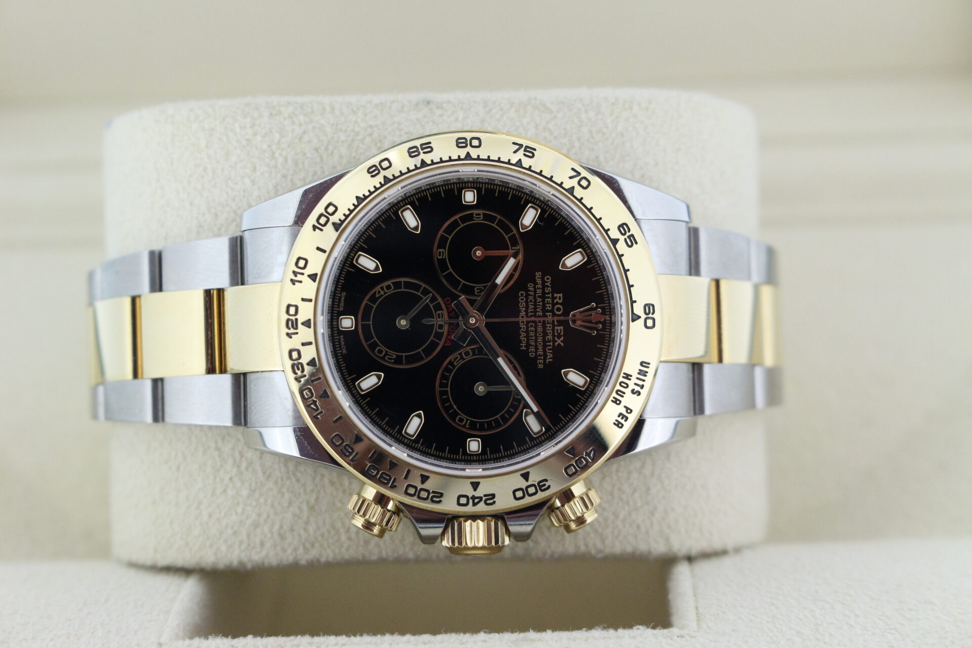 Rolex Daytona Black 116503 on it's side