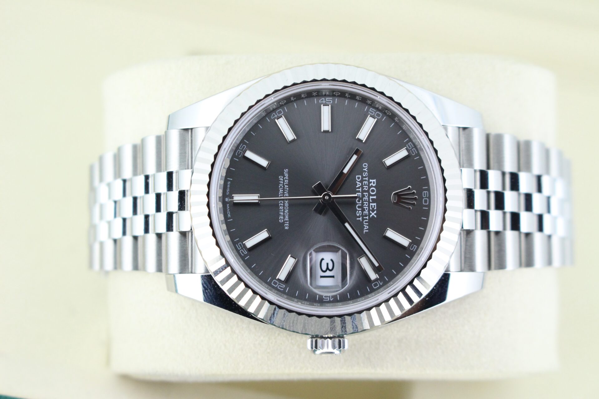 Rolex Datejust 41 Slate Grey 126334 on it's side