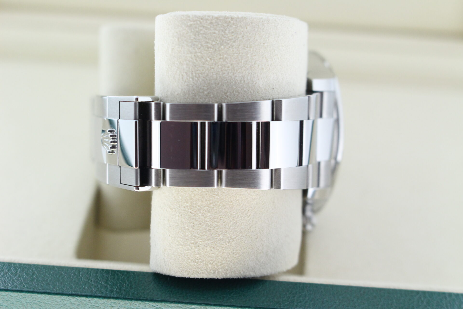 Rolex Daytona Panda 126500LN Oyster bracelet