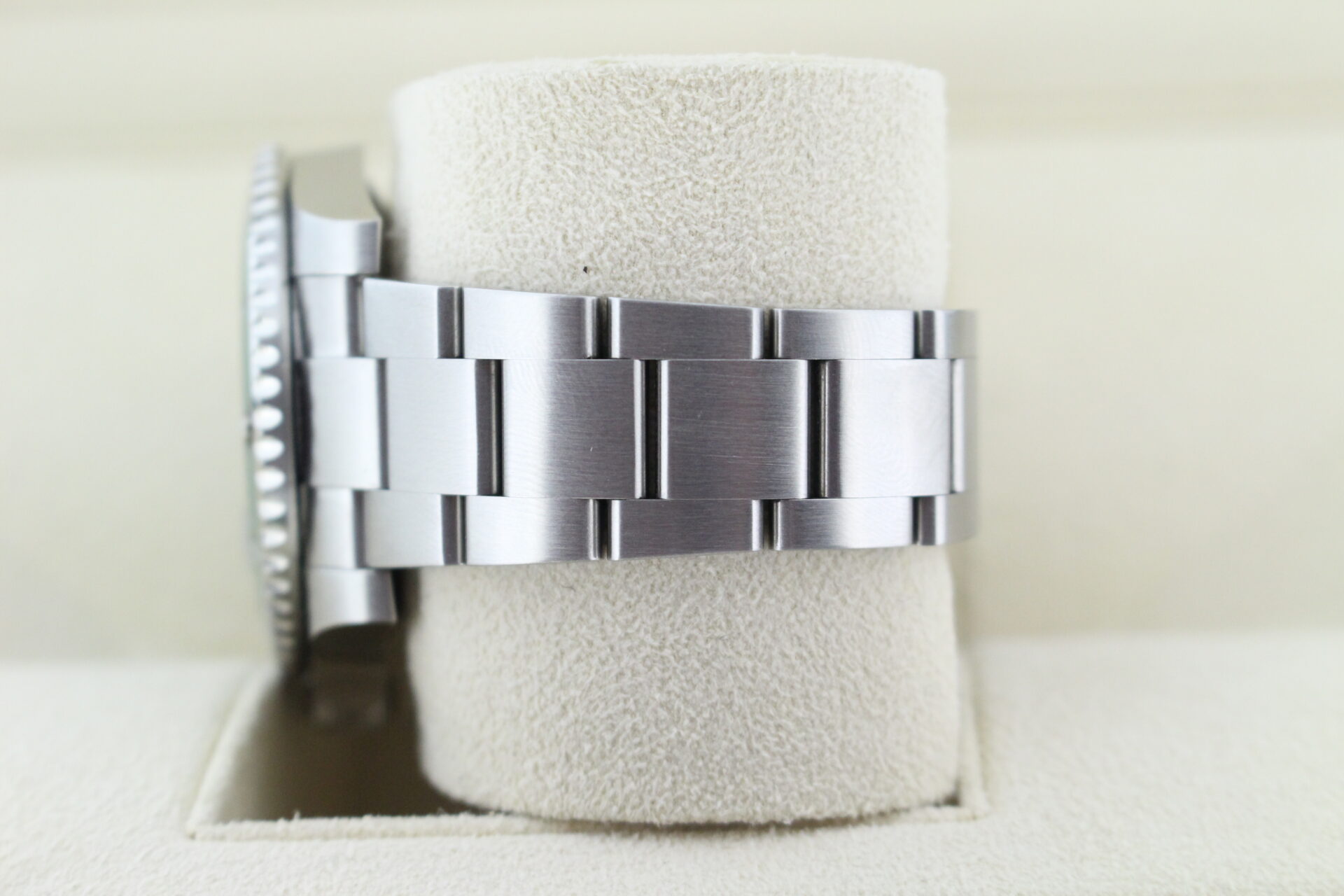 Rolex Submariner Hulk 40mm 116610LV - Image 9