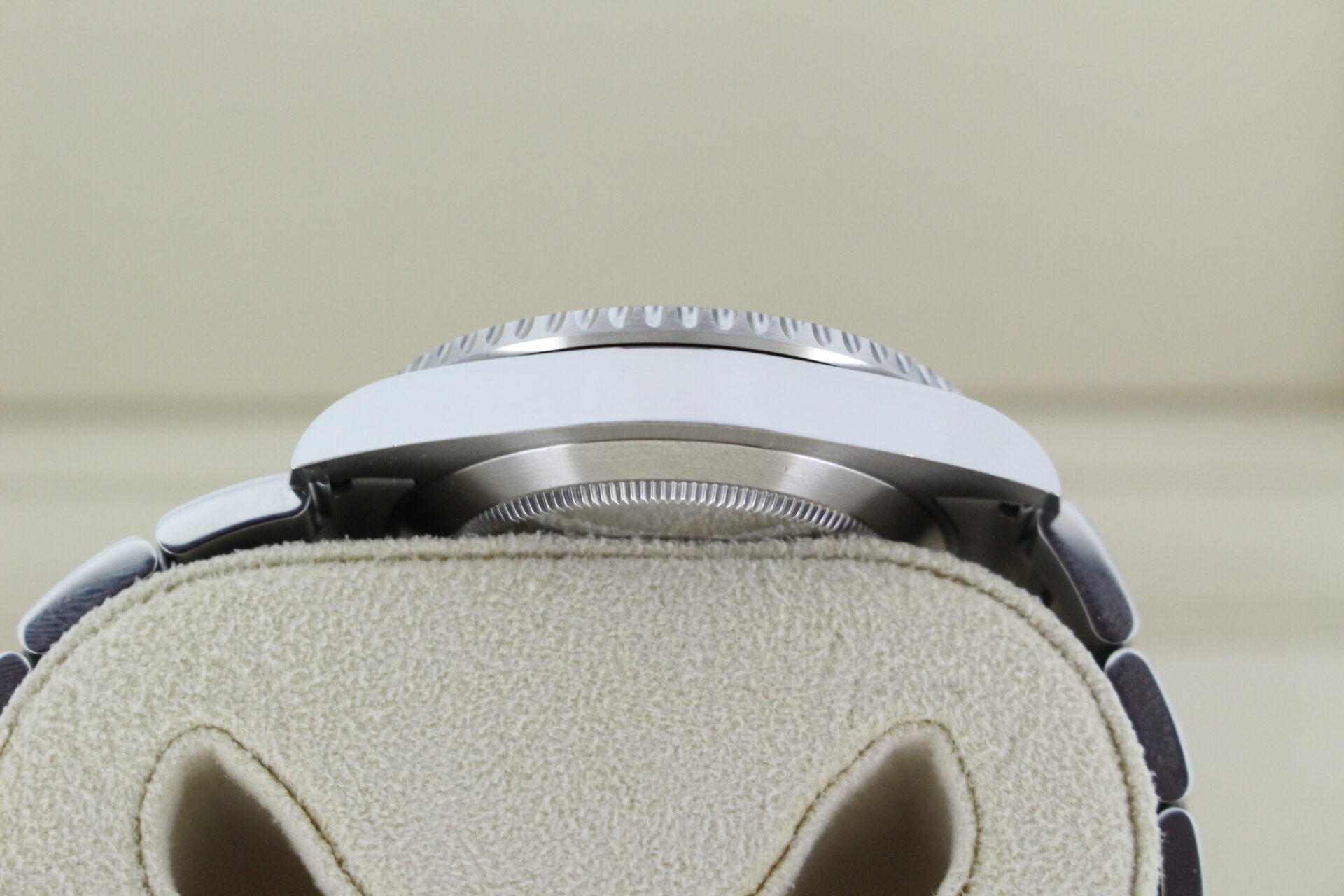 Rolex Submariner Hulk 40mm 116610LV case