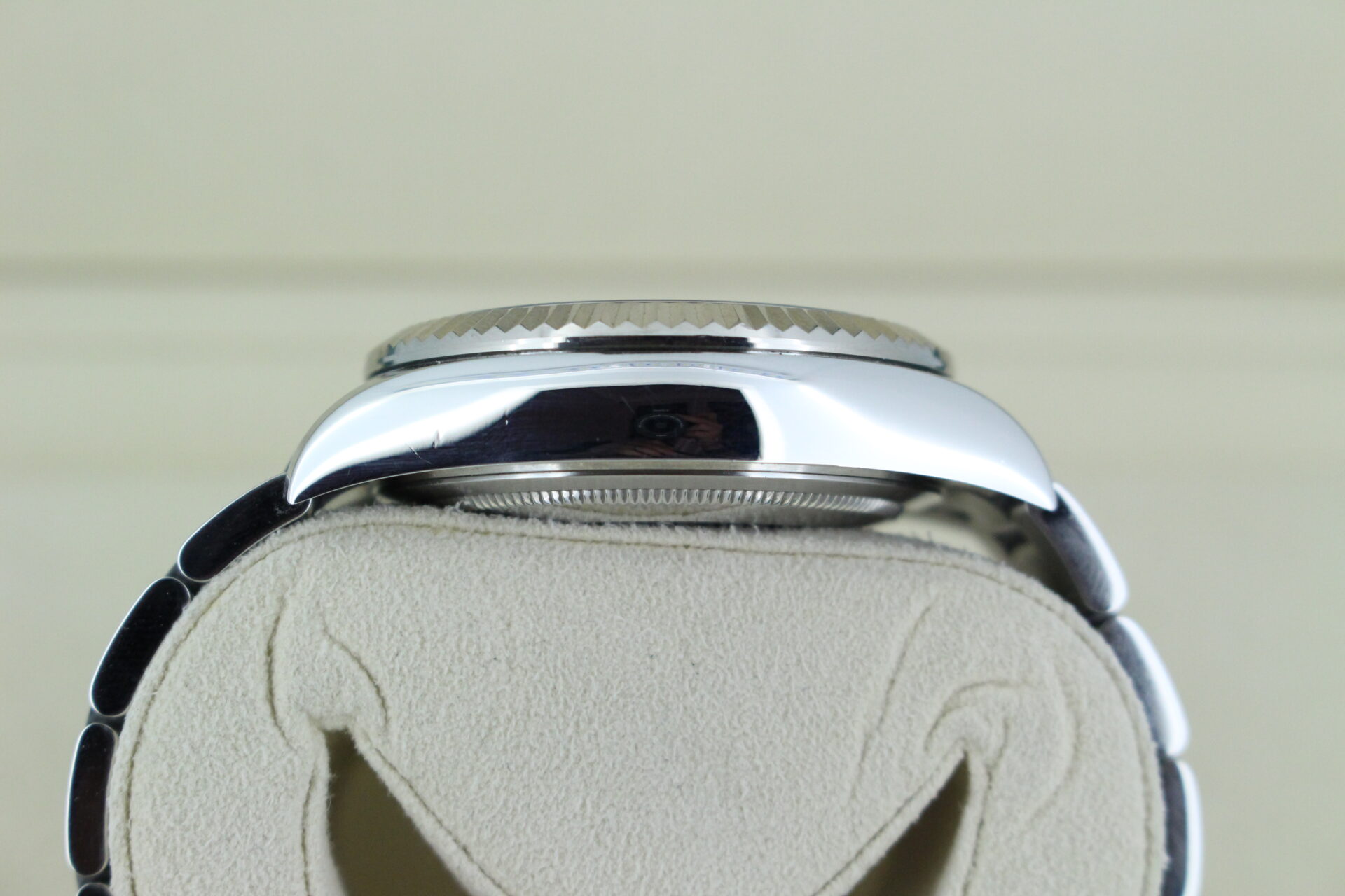 Rolex Sky-Dweller Blue Dial 326934 case