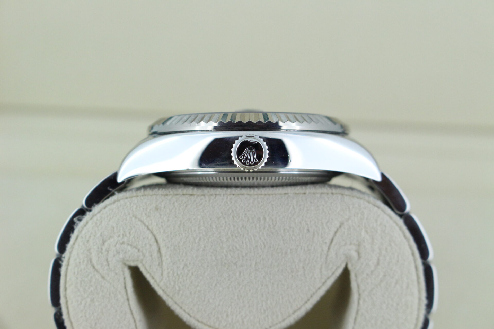 Rolex Sky-Dweller Blue Dial 326934 crown