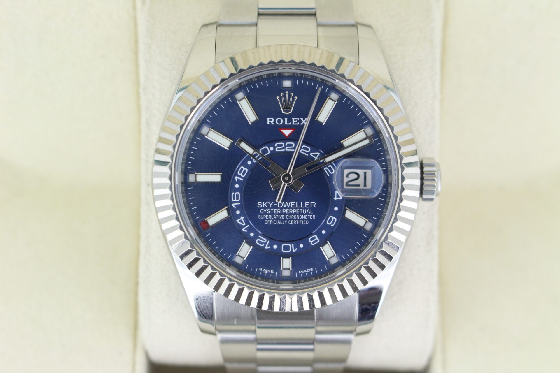 Rolex Sky-Dweller Blue Dial 326934 watch face