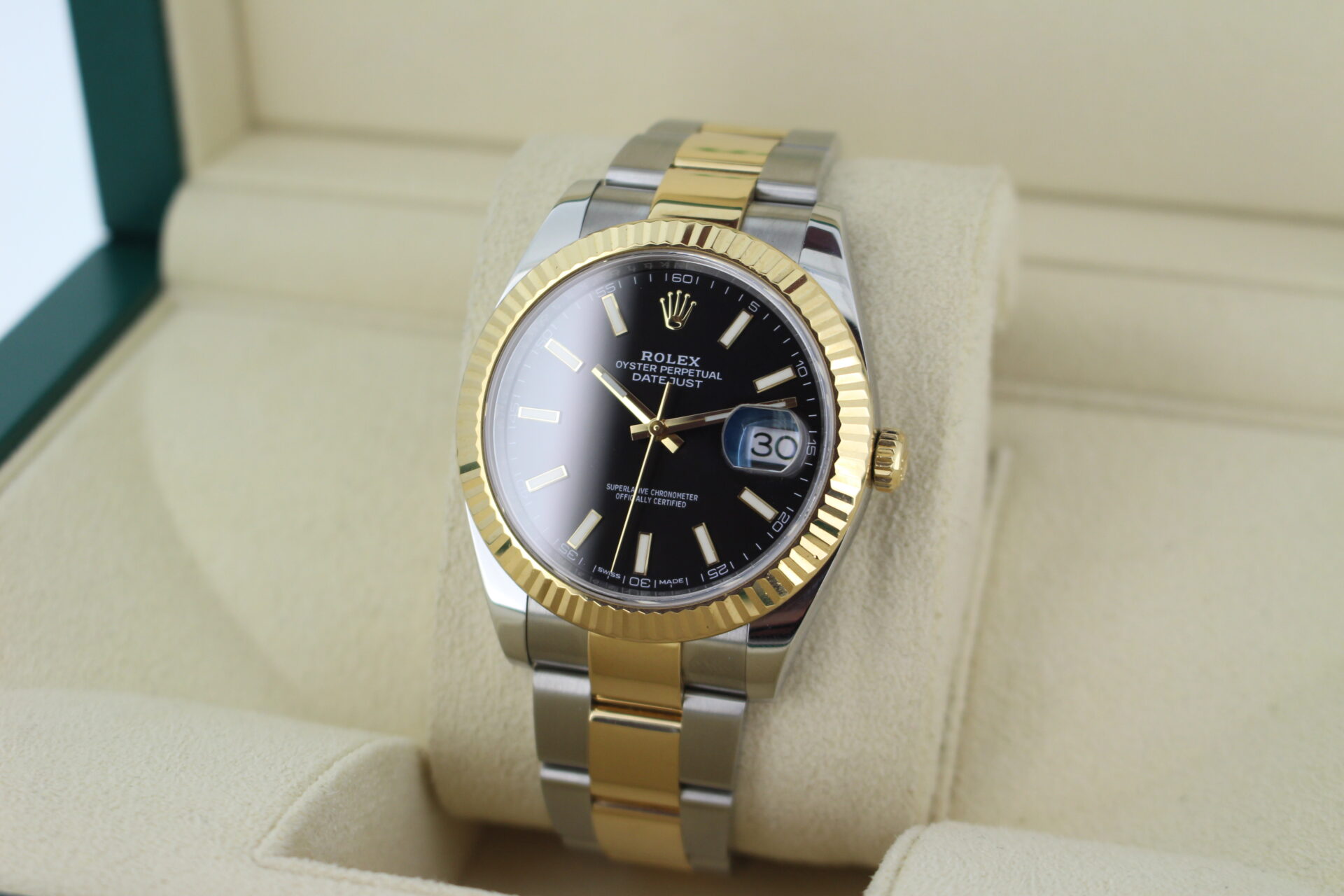 Rolex Datejust 41mm 126333 facing towards the left to show the right angle