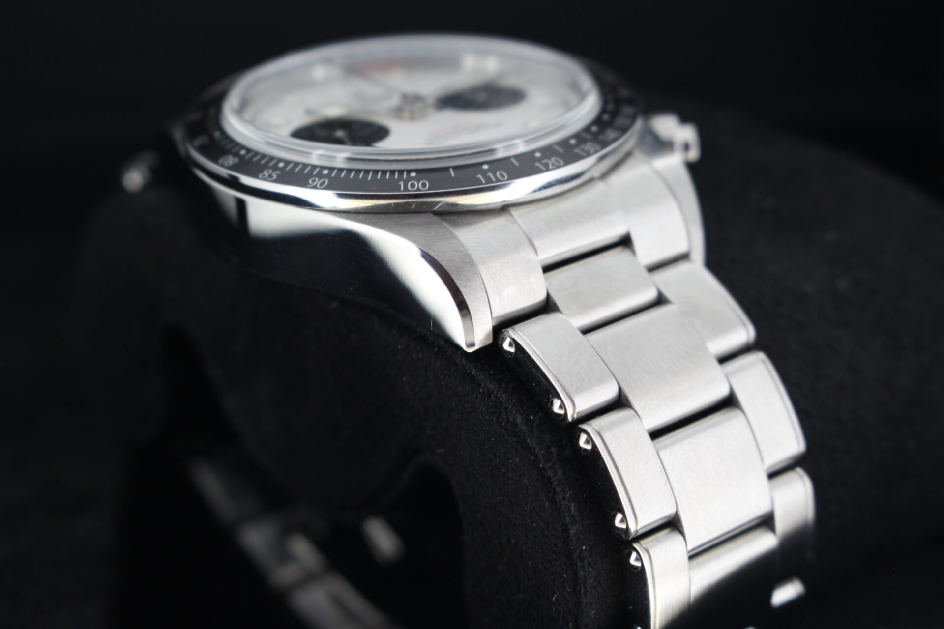 Tudor Black Bay Chrono Panda M79360N SHOULDER