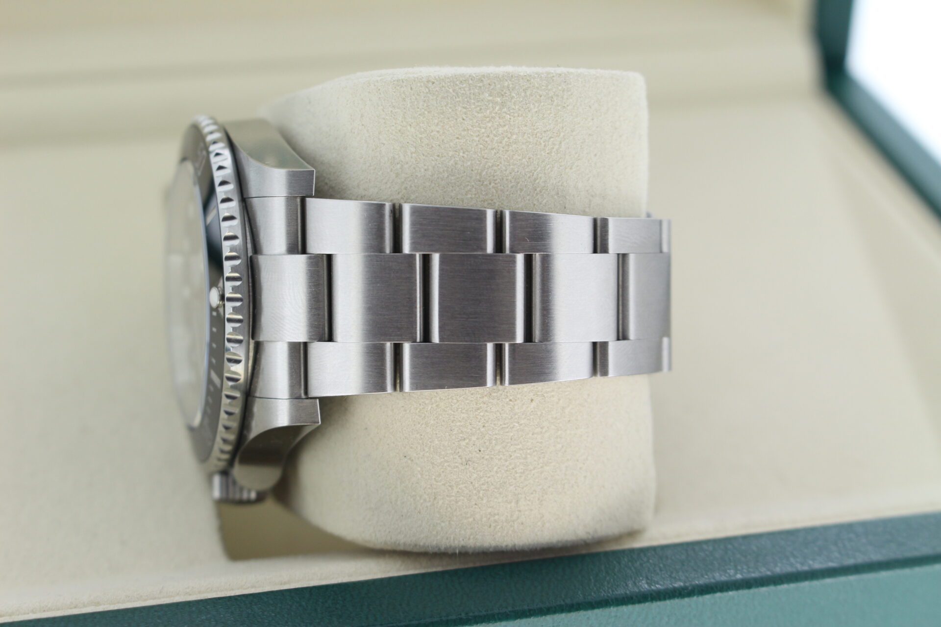 Rolex Submariner No Date 124060 - Image 9