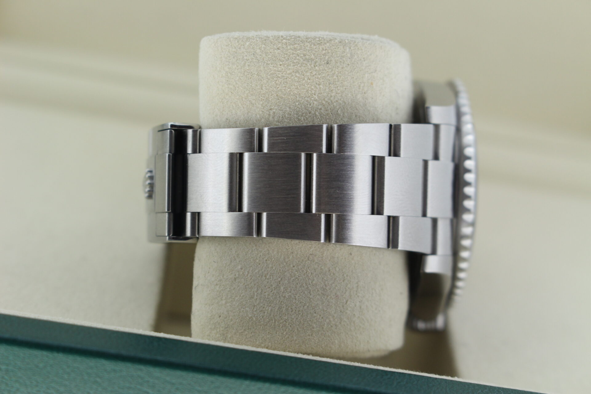 Rolex Submariner No Date 124060 Oyster bracelet