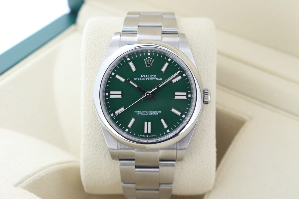 Rolex Oyster Perpetual 41 Green 124300 turned
