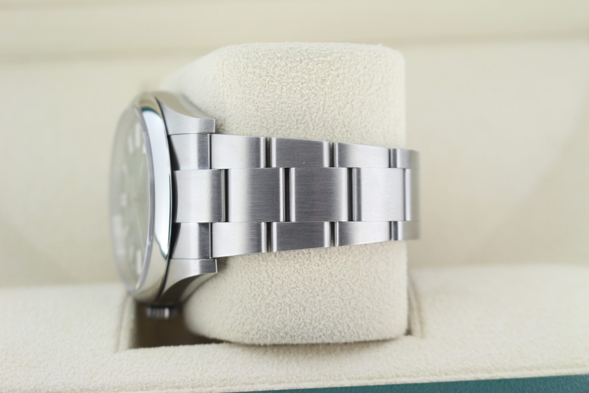 Rolex Oyster Perpetual 41 Green 124300 - Image 8