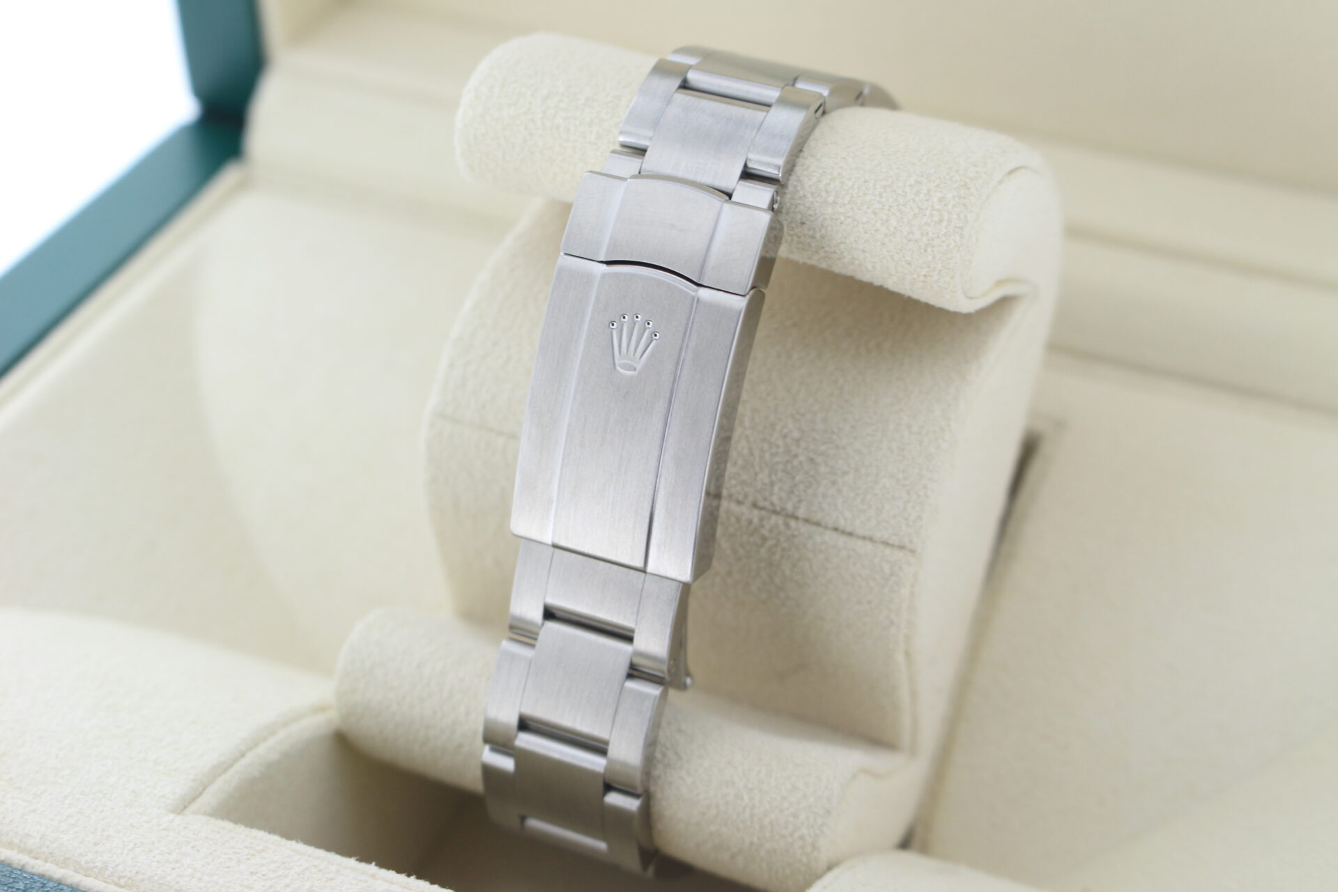 Rolex Oyster Perpetual 41 Green 124300 clasp