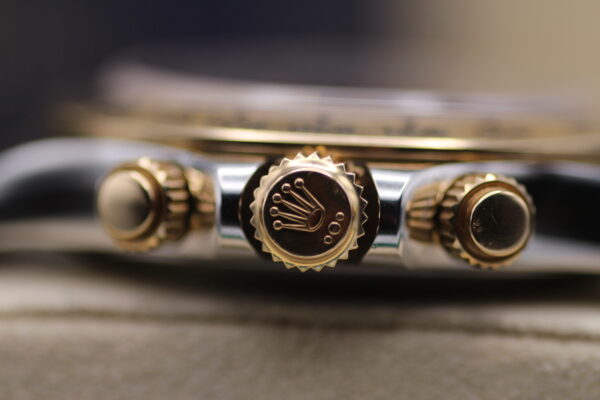 Rolex Crown in 18ct gold and chronograph pushers