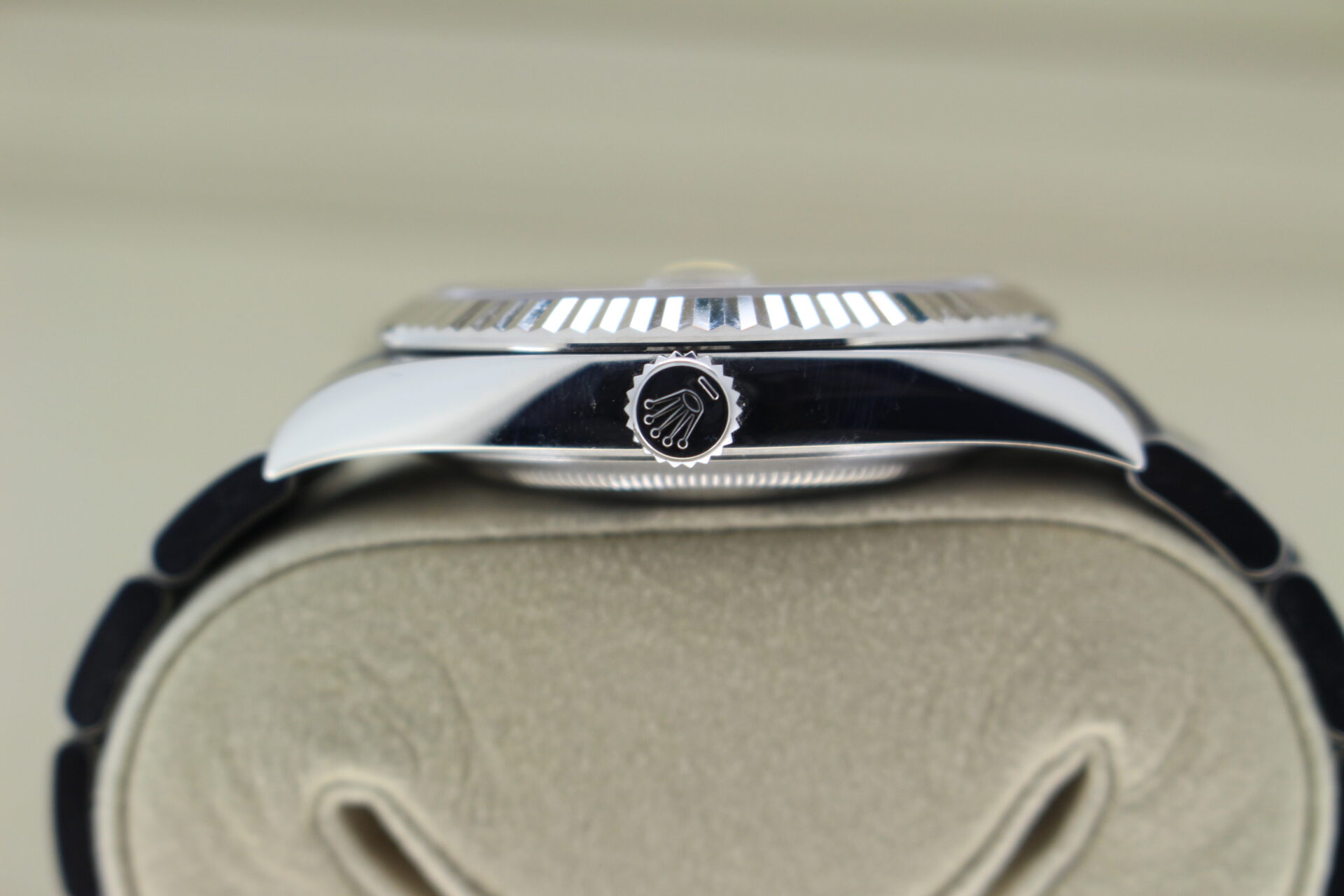 Rolex Datejust 41 Silver 126334 crown