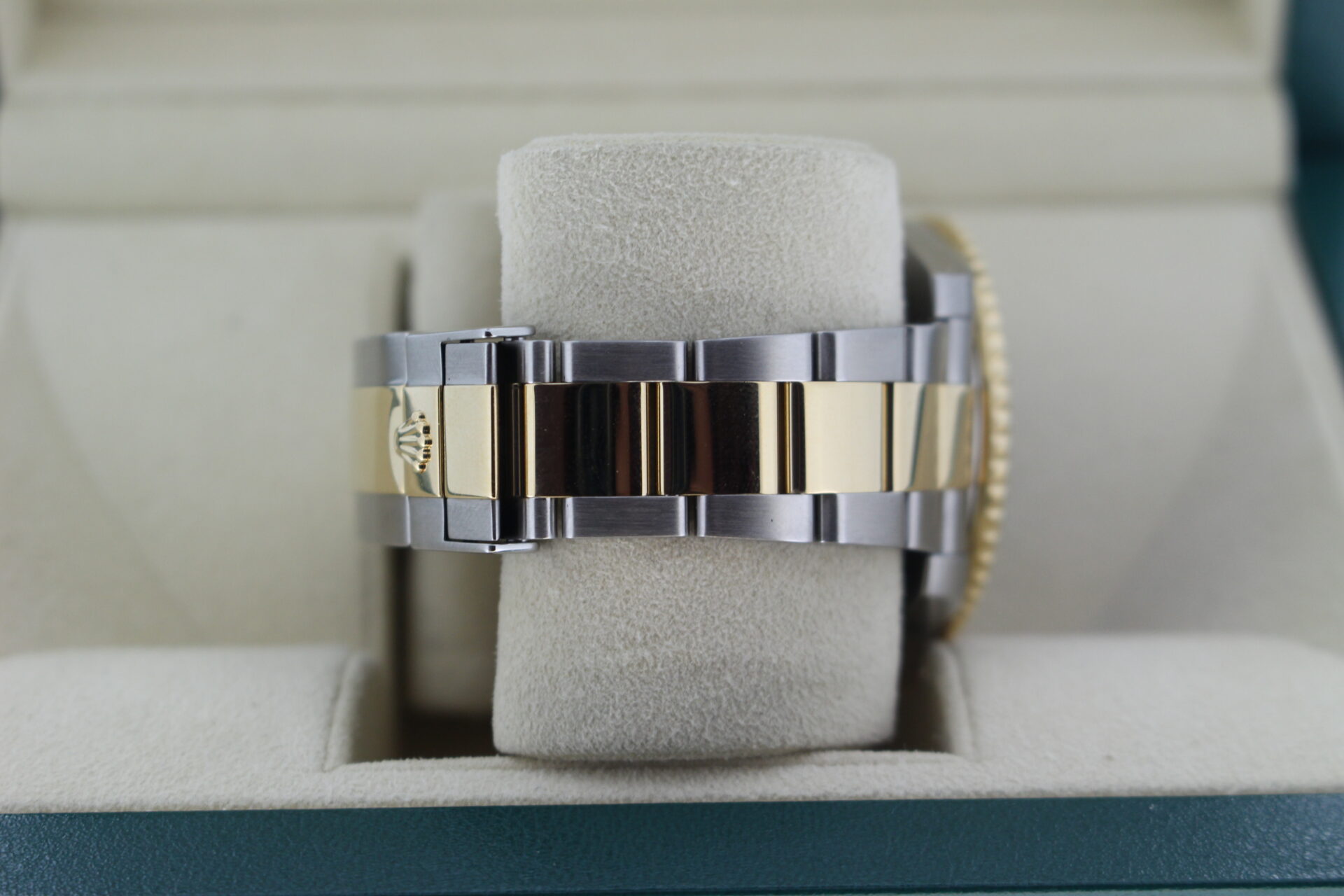 Rolex Submariner Bluesy 40mm 116613LB Oyster bracelet