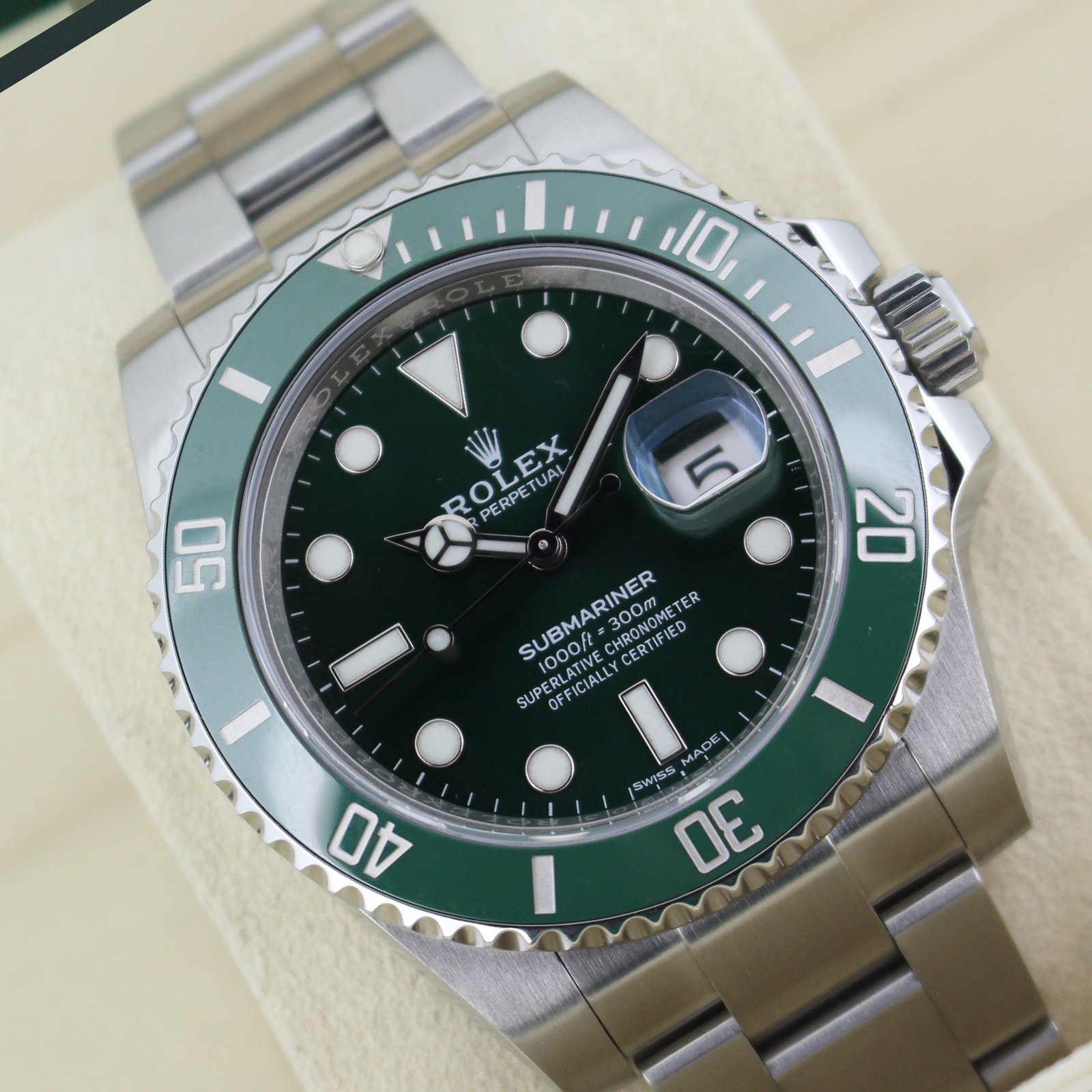 Rolex Submariner Hulk 126610LV